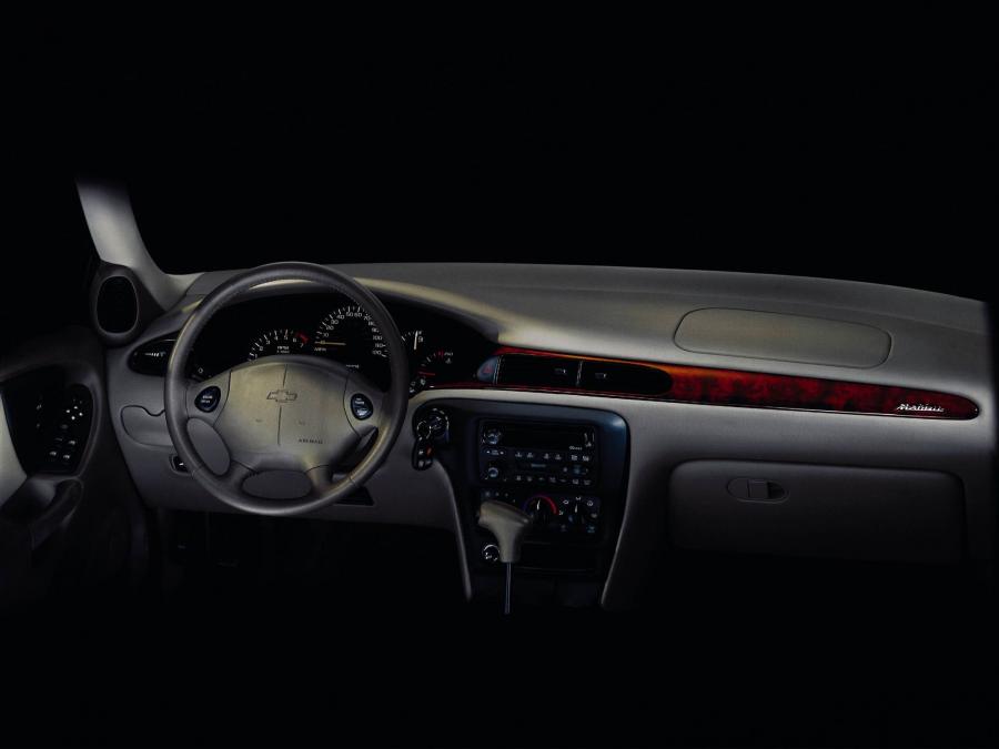  Chevrolet Malibu 2000 года  (фото 6 из 16)